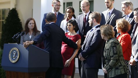 Moteris alpsta per Baracko Obamos kalbą