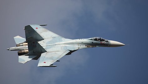 Rusijos naikintuvas Su-27