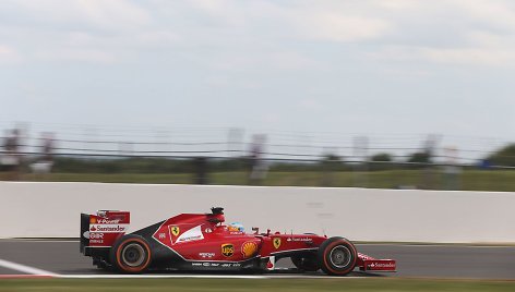 „Formulės-1“ penktadienio treniruotės Silverstone