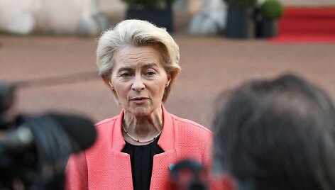 EK vadovė Ursula von der Leyen / TOBY MELVILLE / AFP