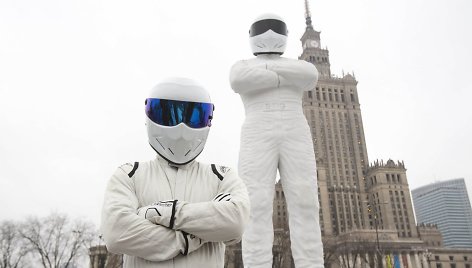 Stigas ir „The Stig“ statula Varšuvoje