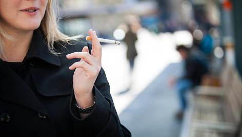 50 proc. rūkalių šį įprotį bando mesti kasmet: kodėl nepavyksta ir kaip tai padaryti?