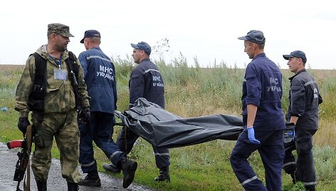 Donecko teroristai trukdo gelbėtojams tyrinėti katastrofos vietą