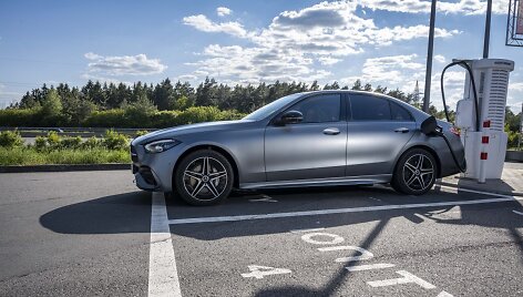 &bdquo;Mercedes-Benz C 300 e&ldquo;