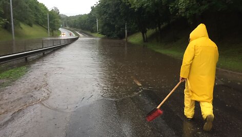 Liūtis vėl patvindė T.Narbuto gatvę