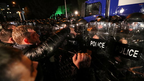 Protestuotojų ir policijos priešprieša Tbilisyje