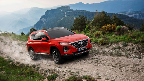 Naujas &bdquo;Hyundai Santa Fe&ldquo; pirmiausia tiems, kam nerūpi ženkliukai