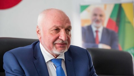 Intervių su Valentinu Mazuroniu