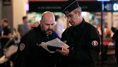 Paryžiaus centre vyras peiliu sužeidė keletą žmonių