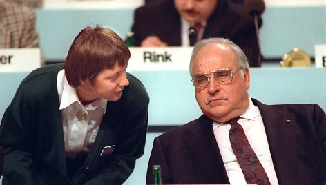 Vokietijos moterų reikalų ministrė Angela Merkel ir kancleris Helmutas Kohlis (1991 m. gruodžio 16 d.)