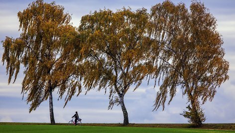 Rudens spalvomis dažosi Europos gamta