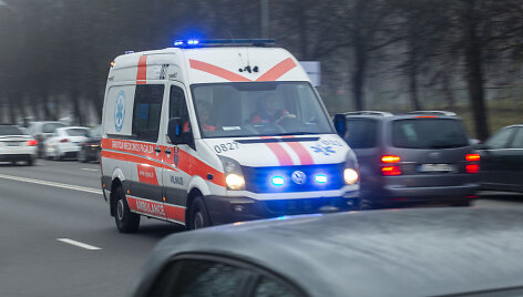Eismas prie Santaros klinikų