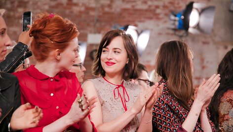 Karen Elson ir Dakota Johnson