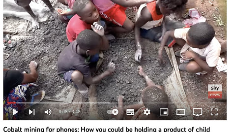 Kobalto kasyklose Kongo Demokratinėje Respublikoje daugybė žmonių dirba netinkamomis sąlygomis, bet vaikai neiškasa 90 proc. šio metalo 
