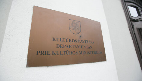 Piketas dėl Žaliojo tilto skulptūrų nuvertimo