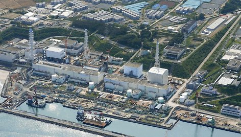 Japonija patvirtino apdoroto vandens išleidimo iš Fukušimos AE planą