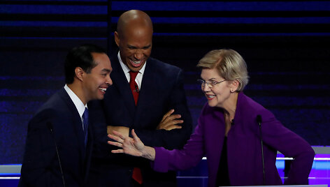Julianas Castro, Cory Bookeris, Elizabeth Warren
