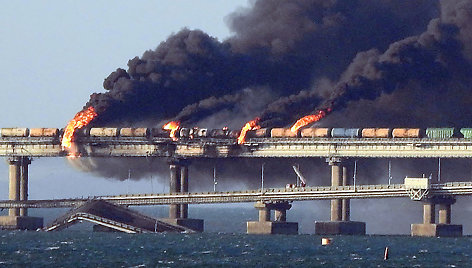 Krymo tiltas per sprogimą 2022 m. spalio mėn.