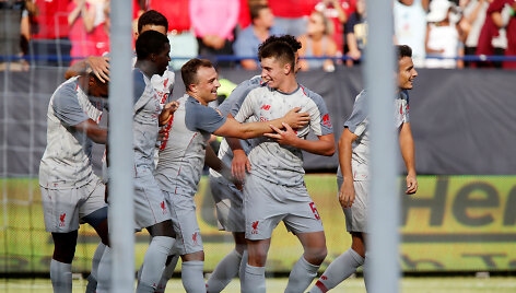 Xherdanas Shaquiri gražiu įvarčiu vainikavo &bdquo;Liverpool&ldquo; pergalę 4:1.