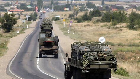 Į Ukrainą vežami raketos skirti konteineriai