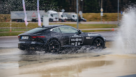 „Jaguar F-Type“