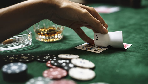 Teisme išnagrinėta byla dėl skolos pagal pokerio mokymo sutartį