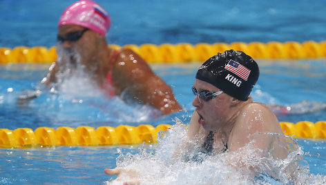 Pirmąją Lilly King ir Julijos Jefimovos kovą laimėjo amerikietė.