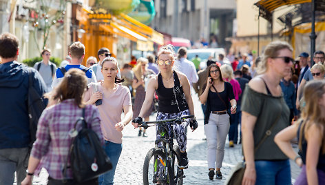 Vilniečiai džiaugiasi vasariška šiluma