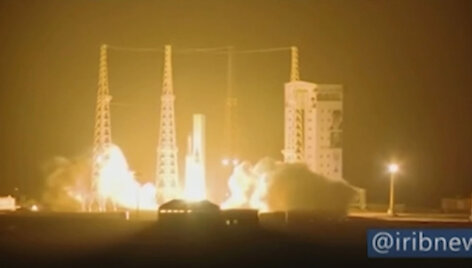 Irano raketos su palydovu startas