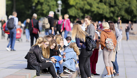Rudenį  sugrįžusi vasara pakvietė į skverus ir parkus