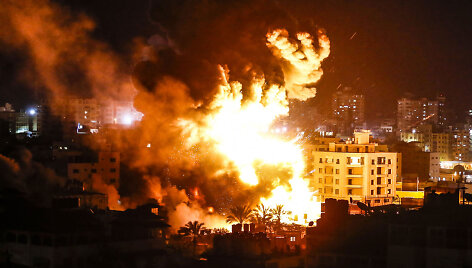 Gaza po Izraelio aviacijos smūgių
