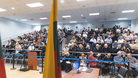 Vilniaus miesto apylinkės teisme tęsiasi prie Seimo vykusių riaušių bylos nagrinėjimas