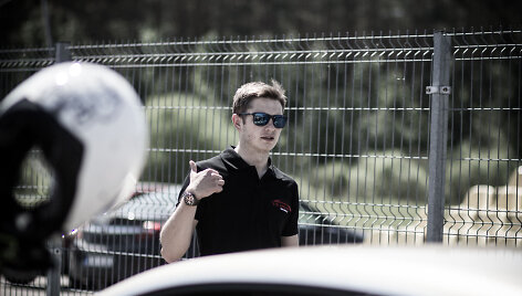 &bdquo;Tėvas Racing&ldquo; surengti &bdquo;Extreme Driving School&ldquo; mokymai
