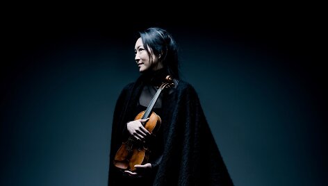 Akiko Suwanai 