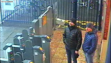Jungtinės Karalystės policija paskelbė šūsnį dviejų įtariamųjų Skripalių apnuodjimu nuotraukų