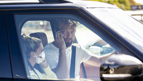 Domantas Sabonis su sužadėtine Shashana  atvyko į Lietuvą