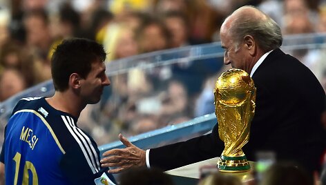 Lionelis Messi ir Seppas Blatteris