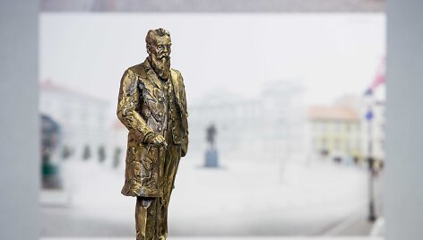 I&scaron;rinktas būsimas paminklas Jonui Basanavičiui