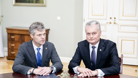 Darius Jauni&scaron;kis, Gitanas Nausėda