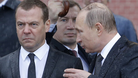Dmitrijus Medvedevas ir Vladimiras Putinas