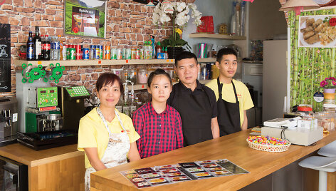 Iš kairės: Nuong Luu Thi, Luu Ly Nguyen Thi, Ban Nguyen The ir Artur Nguyen Kongas