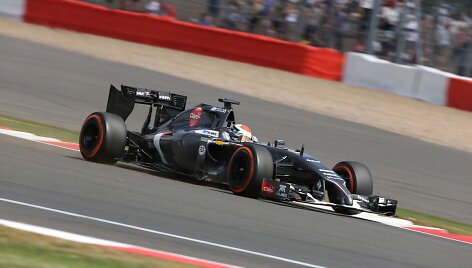 &bdquo;Formulės-1&ldquo; penktadienio treniruotės Silverstone