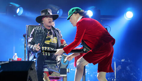 Axlas Rose'as ir Angusas Youngas