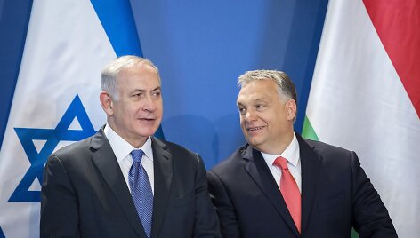 Viktoras Orbanas (de&scaron;inėje) priėmė Benjaminą Netanyahu
