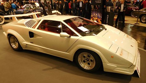 Lamborghini Countach LP