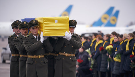 Aviakatastrofos aukų pagerbimo ceremonija Kijeve