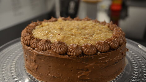Rie&scaron;utinis &scaron;okoladinis tortas