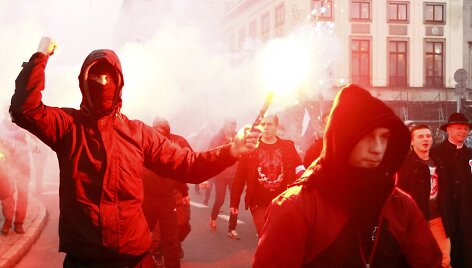 Lenkijos nacionalistų žygis Var&scaron;uvos gatvėmis