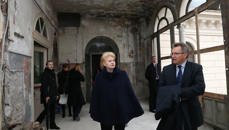 Dalia Grybauskaitė apžiūrėjo patalpas &bdquo;Blumenstihl" rūmuose