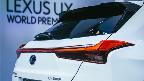 &bdquo;Lexus&ldquo; pristatė naująjį UX